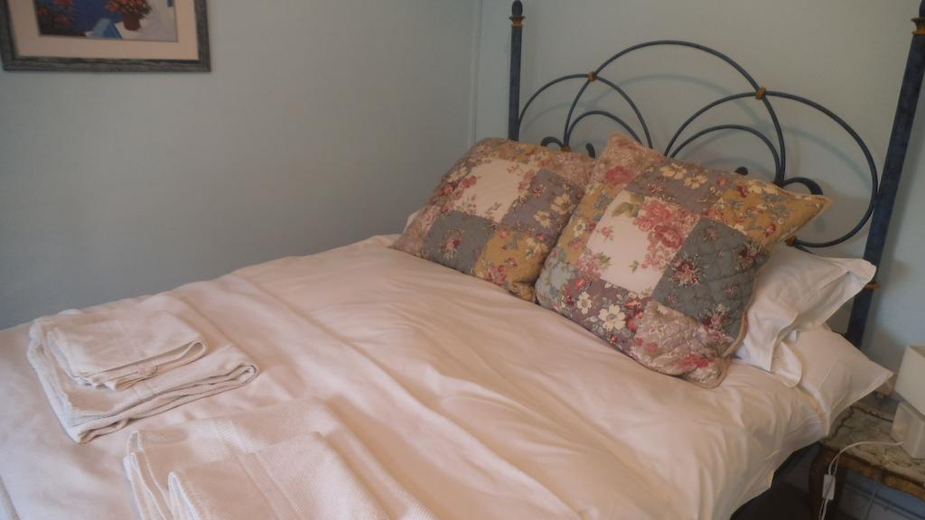 Honeysuckle Cottage Bourton-on-the-Water Room photo
